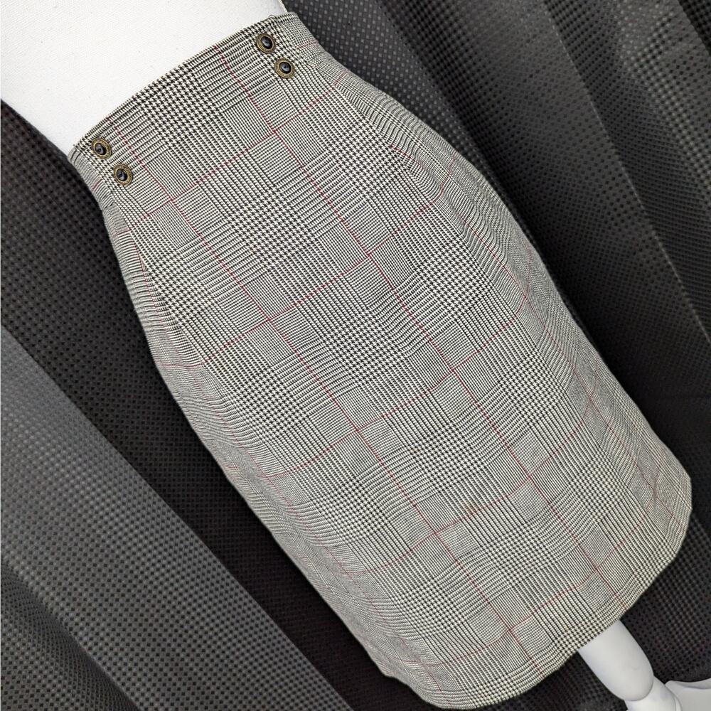 Elegant Checkered Midi Skirt